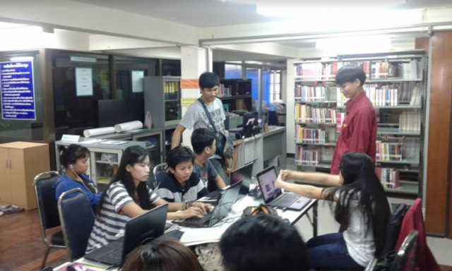 บรรยากาศห้องสมุด